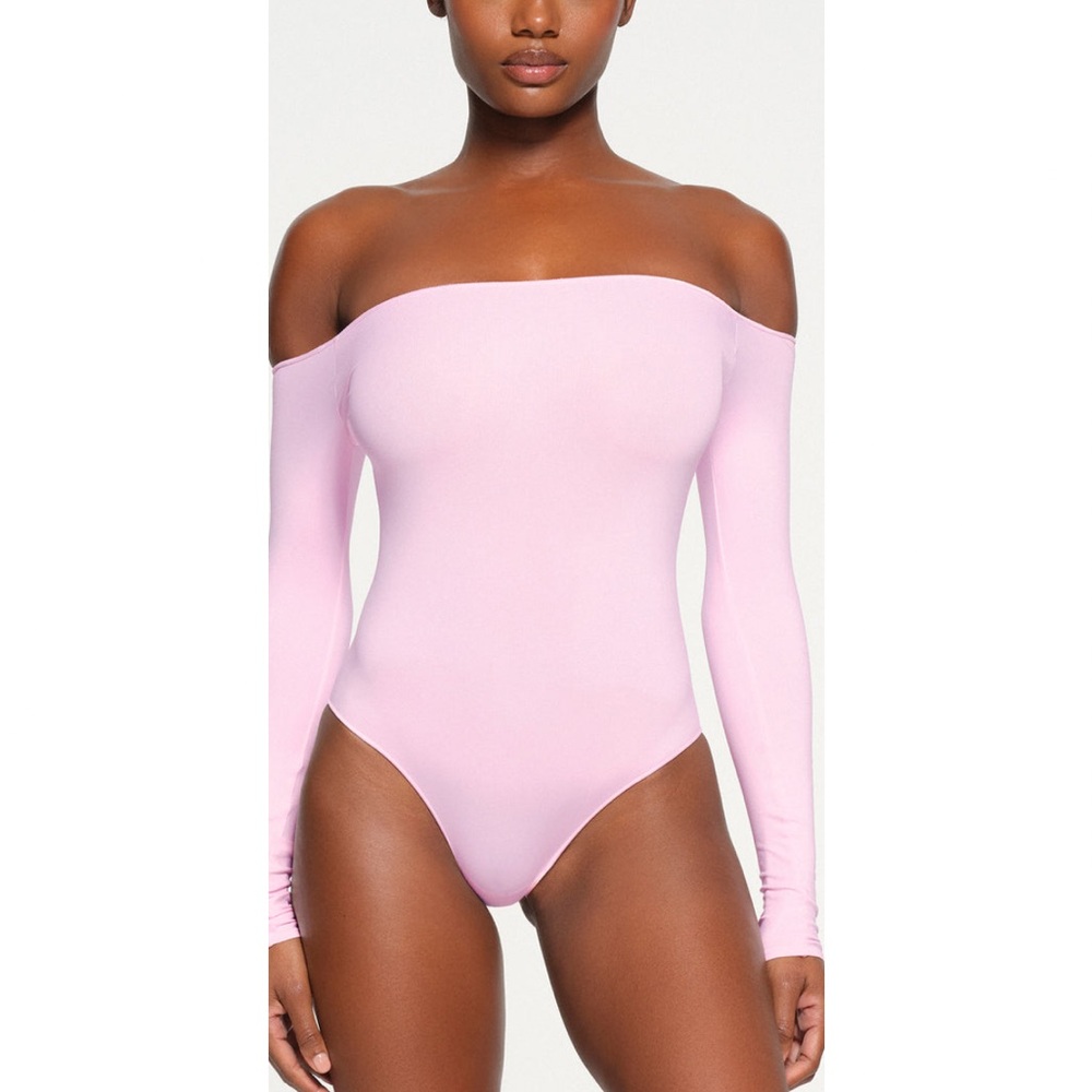 skims - essential off the shoulder brief bodysuit (cherry blossom)